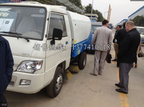 程力专汽扫路车 高效清洁，随到随提，品质保障